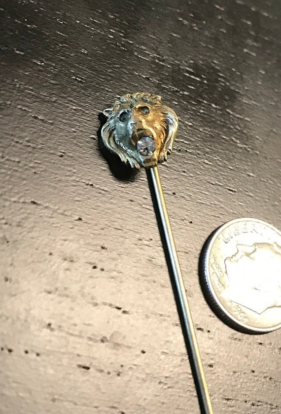 Antique gold lion face stickpin