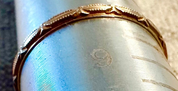 14k antique pattered band ring, size 8 1/2 - image 3