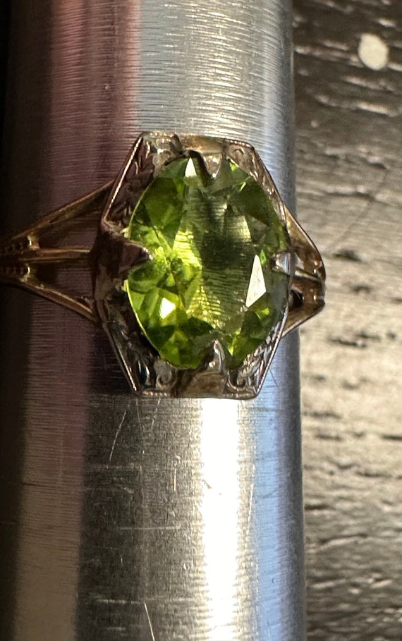 10k antique genuine Peridot ring-Delicate and love