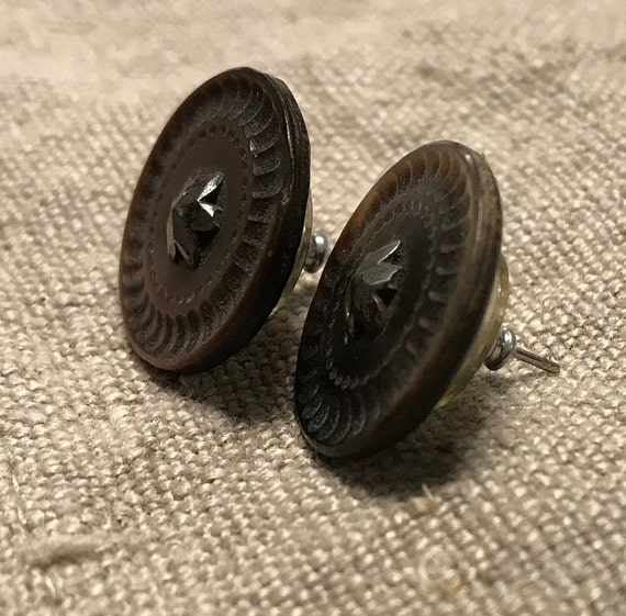 Victorian post earring exquisitely carved brownis… - image 3