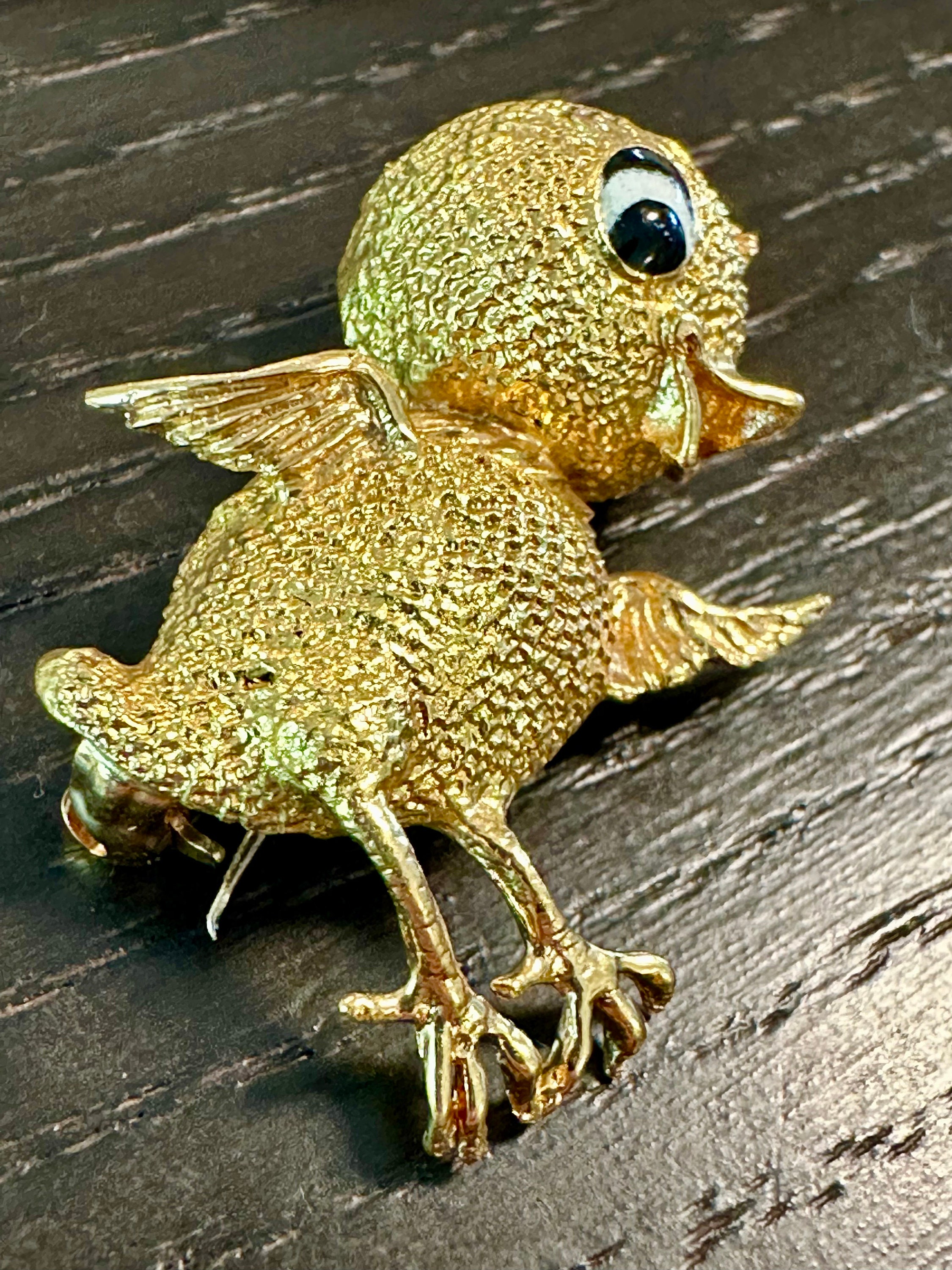 18k Italian Baby Bird, Chick Brooch, Vintage Sculptural Enameled