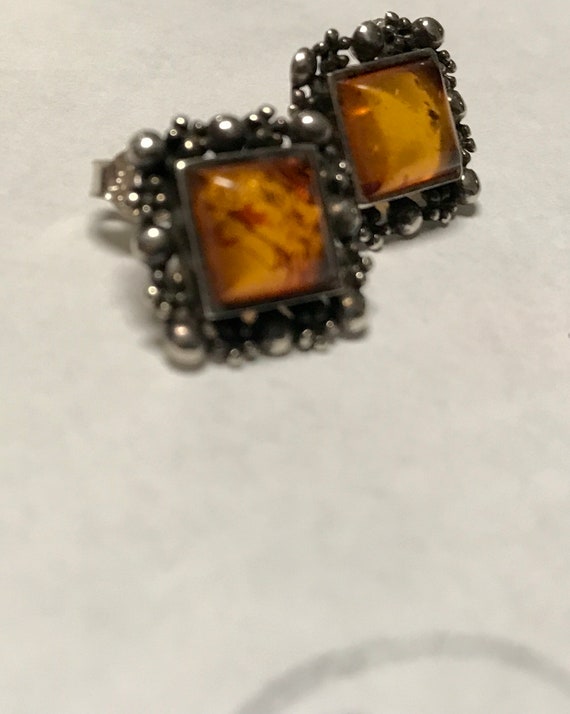 Sterling handmade square amber post earwigs.  Bez… - image 3