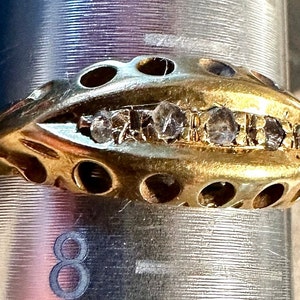 18Kt Ring Victorian 5 small rose cut Diamonds, yellow gold, English, Size 7 1/2