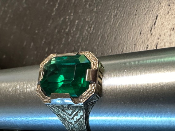 10k Deco rectangular Emerald paste ring, multi go… - image 8