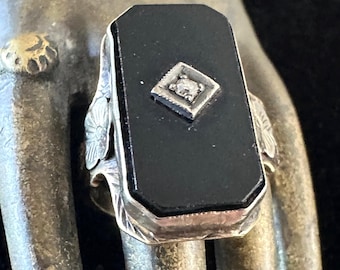 14k Onyx, Diamond DECO ring-Elegant rectangular Black Onyx with well place Center Diamond size 4