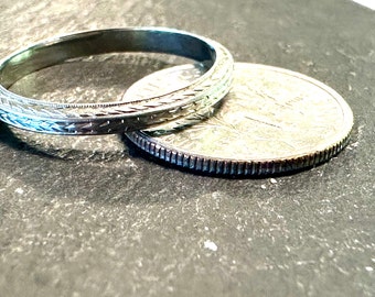 18k Edwardian band engraved wheat, 3 sides, Elegant early 1900s in great condition white gold size 7 1/4