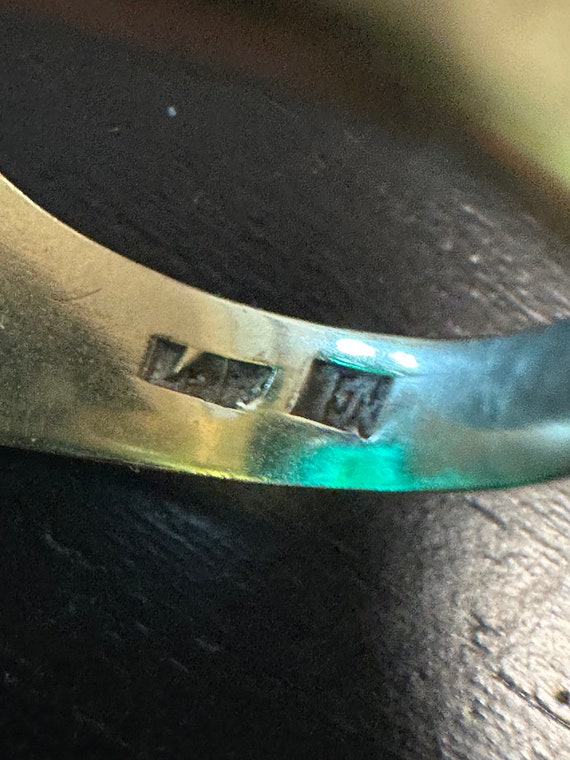 10k Deco rectangular Emerald paste ring, multi go… - image 7