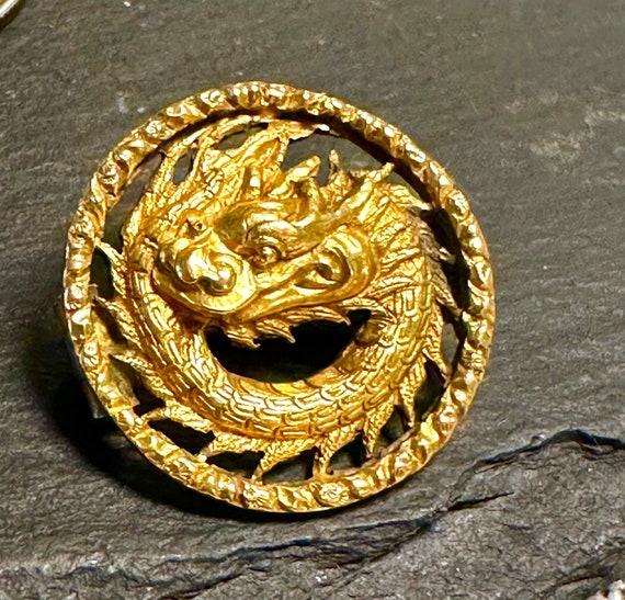 ⑮Dog Tag Dragon チェーン付き 真鍮 20k Antique Brooch of a Coiled Dragon, Exquisitely Sculpted