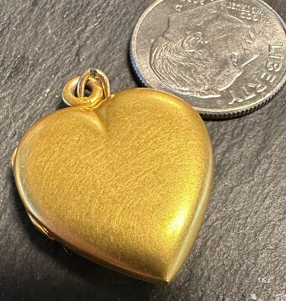 14K Antique heart locket with a genuine Diamond, unmo… - Gem
