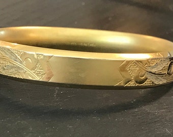 Vintage 1/10  Gold Floral Engraved Cuff Hinged Bracelet Vintage 9ct Gold  main image 2