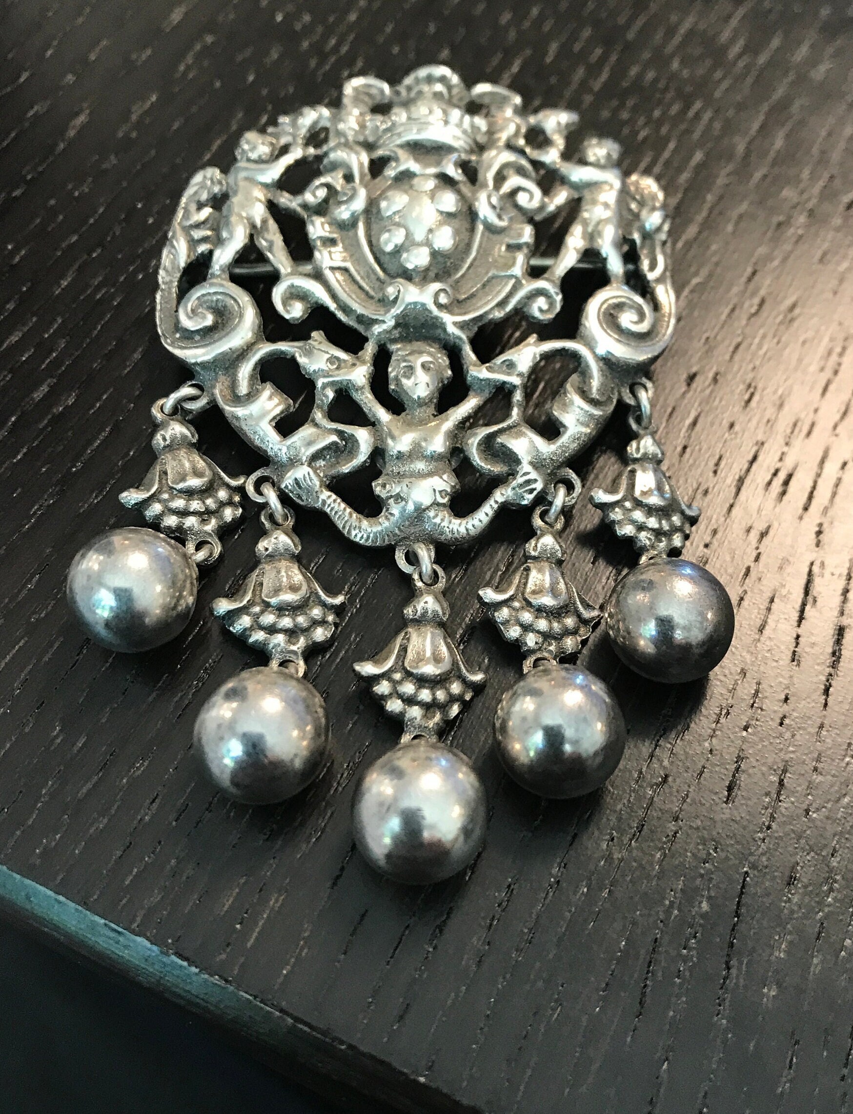 Peruzzi Silver Vintage FLORENCE CREST Fringed Large Brooch - Etsy