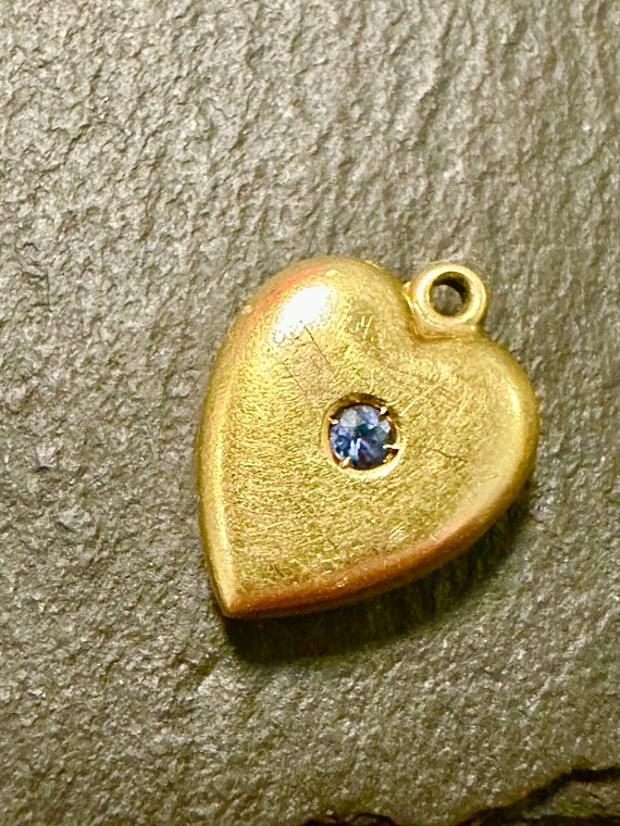 14k small puffy heart charm with genuine blue Sapp