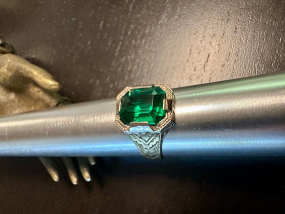 10k Deco rectangular Emerald paste ring, multi go… - image 2