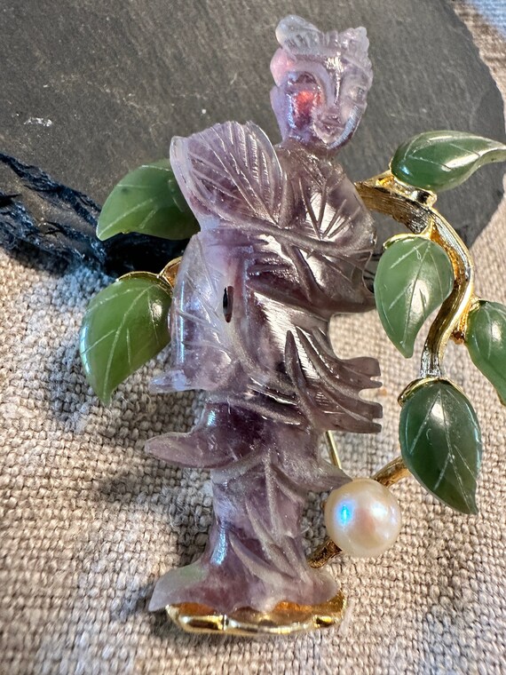 Unsigned Brooch carved Amethyst figural with jade… - image 2
