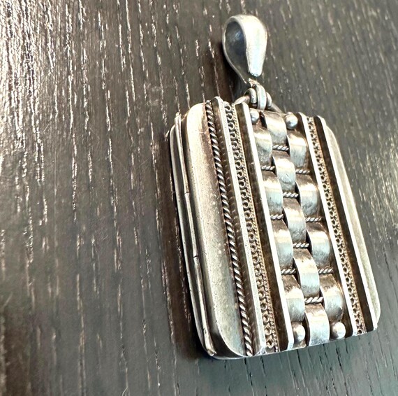 Locket Sterling rare Rectangular vertical raised … - image 3