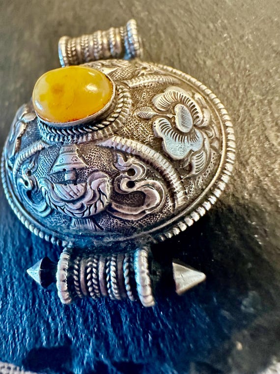 Silver Gau Box Pendant Tibetan Vintage With Cab Agate, Wonderful