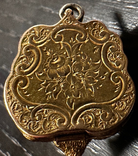 14K Victorian incredible Lion Locket- sculpted in… - image 2