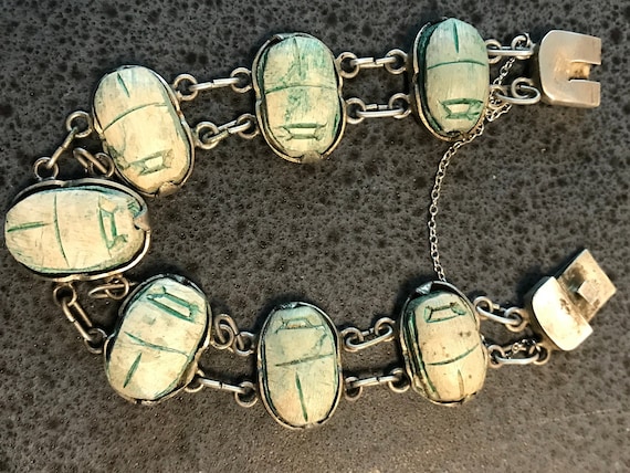 Vintage silver Egyptian carved scarab link bracel… - image 1