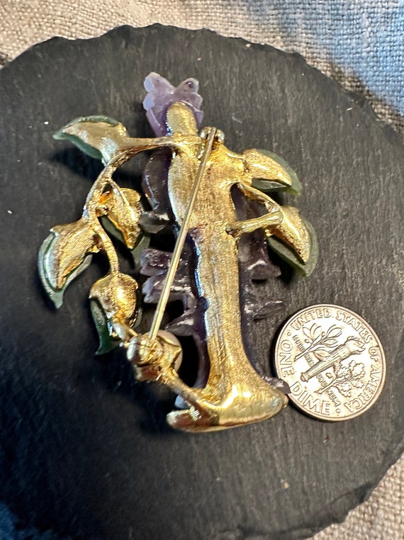 Unsigned Brooch carved Amethyst figural with jade… - image 4