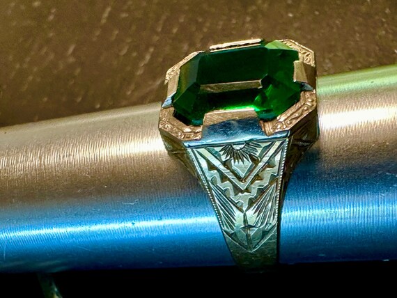 10k Deco rectangular Emerald paste ring, multi go… - image 3