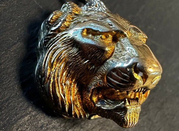 14K Victorian incredible Lion Locket- sculpted in… - image 8