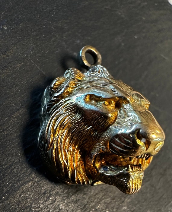 14K Victorian incredible Lion Locket- sculpted in… - image 4