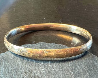 10k Bangle early 1900s beautifully hand engraved floral front-smaller size 6 3/4"