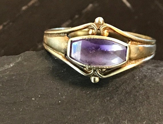 A 10k antique ring, genuine rectangular curved Ge… - image 4
