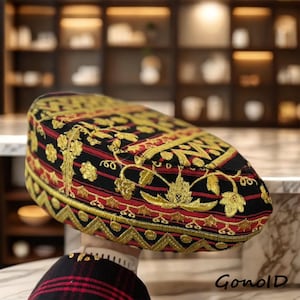 Einzigartige indonesische Peci-Kappe, indonesische Tapis Peci-Hut, handbestickter Manuk Meghem Songkok, handgefertigte kulturelle Kopfbedeckung für Ihn