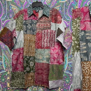 Grote XL Extra grote natuurlijke hippie patchwork heren overhemdzakken button-up-down hemds uniseks hippiefestival patchy patches katoen blauw paars grijs