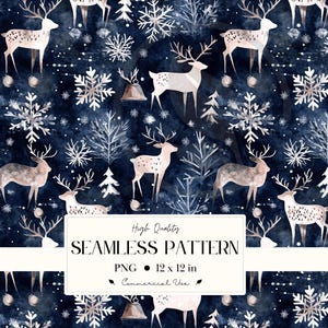 Puede incluir: Un patrón sin costuras con ilustraciones de acuarela de ciervos, copos de nieve y árboles en blanco y marrón claro sobre un fondo azul oscuro. El patrón incluye el texto "High Quality SEAMLESS PATTERN PNG 30.48 x 30.48 cm Commercial Use."