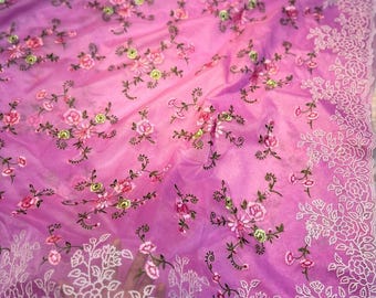 Geborduurde sari van banarasi-organza: elegante Indiase bruiloftsdoek