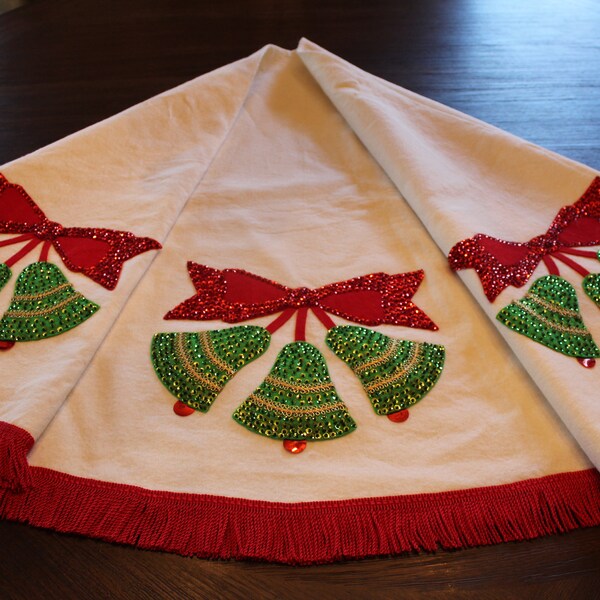 Vintage Christmas Table Cloth Felted Sequin Round Table Cloth Tree Skirt White Green Red Bucilla Christmas Cloth