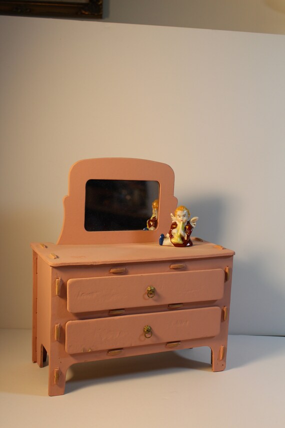doll dresser