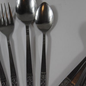 International Deluxe Astra Stainless Steel Flatware Set – Mod Silverware Pattern From 1964