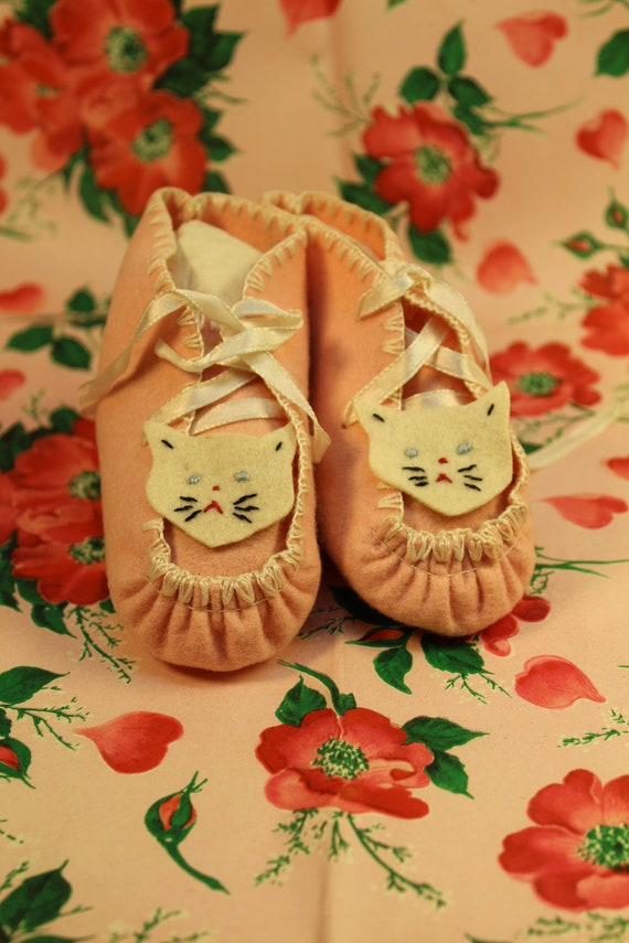 Pink Baby Booties Cat Kitten Booties Childs Footw… - image 1