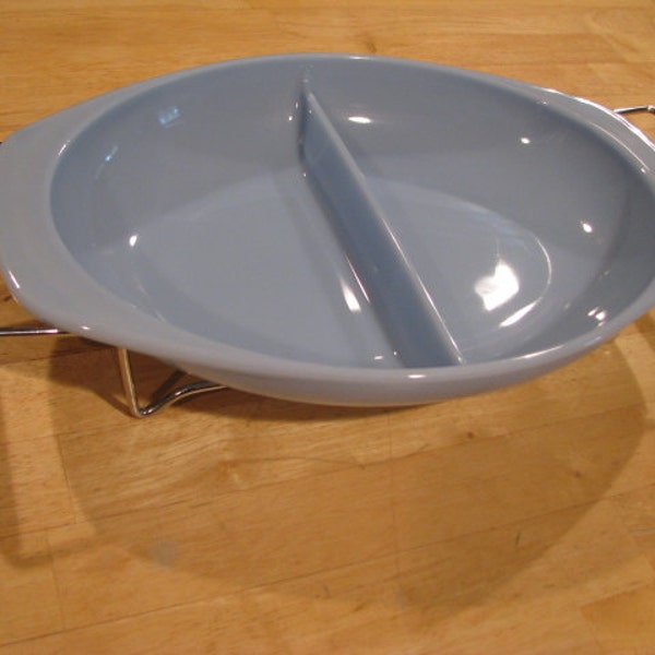 SALE: Vintage 1-1/2 Quart Delphite Blue Pyrex Bowl AND Metal Caddy