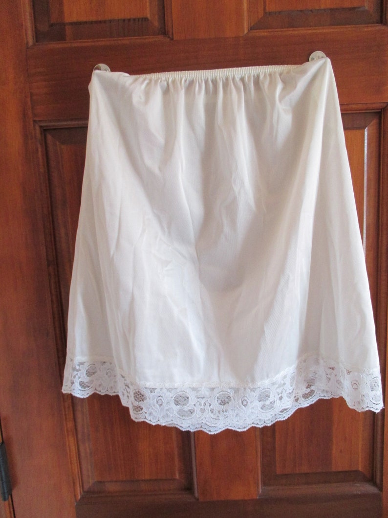 Vintage White Half Slip With Wide Lace Hem 1970's Etsy