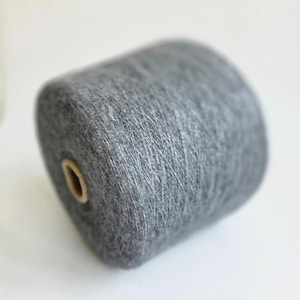 Jak chmura - 75/25 szczotkowana przędza kaszmirowa/jedwab - 1/12Nm - 300 m na 25 g - Oxford Grey