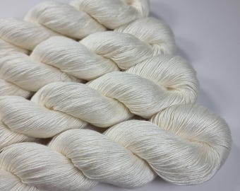 Cozy Mulberry - White - Mulberry Silk & Cotton - Fingering Weight - 433m/100g