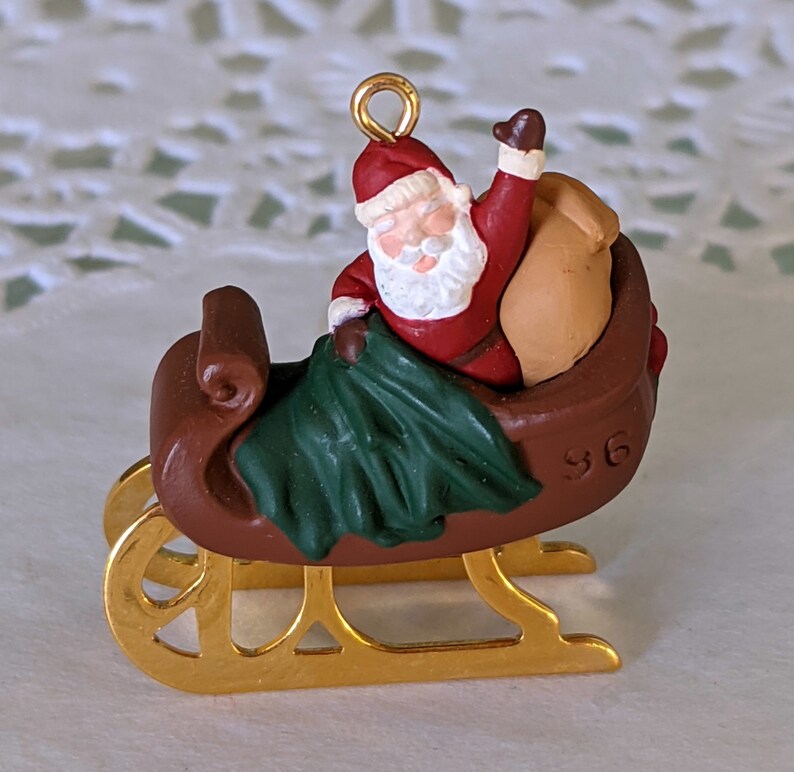 Miniature Ornament Hallmark The Night Before Christmas 5th in Series Miniature Ornament Hallmark The Night Before Christmas 5th in Series