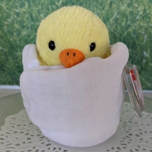 Eggbert the Chick in Egg Beanie Babies Vintage TY 1999 with Original Tags