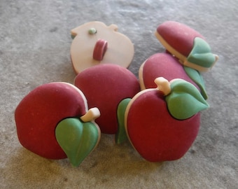 4 Apple with Green Leaf Shank Buttons