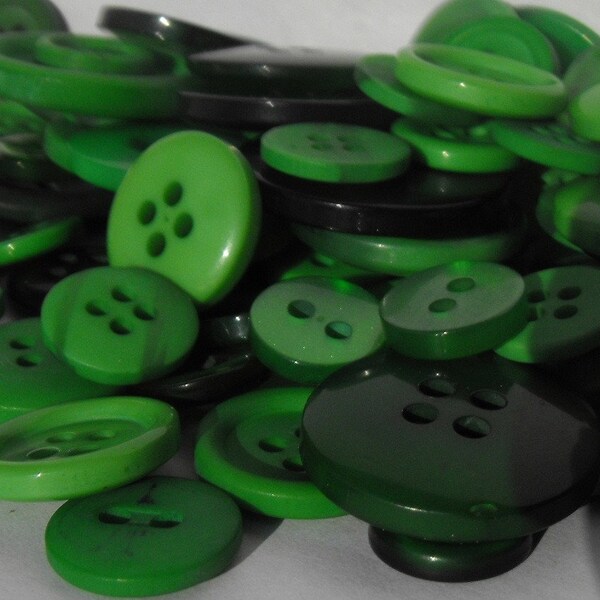 100 Green Buttons Round Multi Sizes