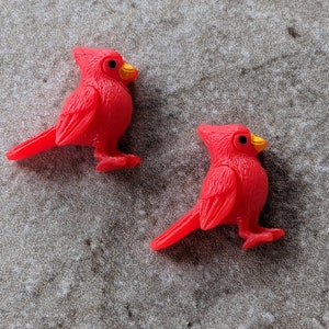 2 Cardinal Bird Flat Back Embellishment Buttons Size 1 1/16&quot;