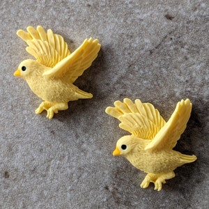 2 Yellow Canary Bird Flat Back Embellishment Buttons Size 1 1/8&quot;