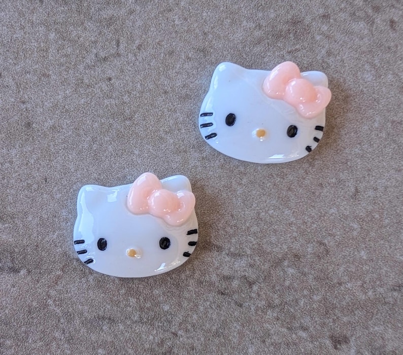 2 Hello Kitty Face Flat Back Embellishment Buttons. Size 11/16. - Etsy