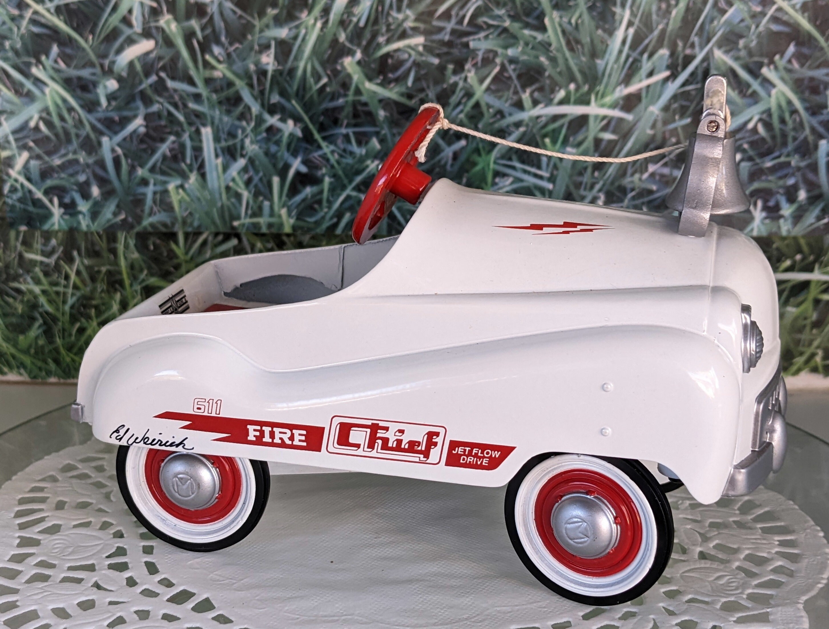 93 Hallmark Kiddie Car Classics 1955 Murray FIRE CHIEF LE Pedal Car Model NEW