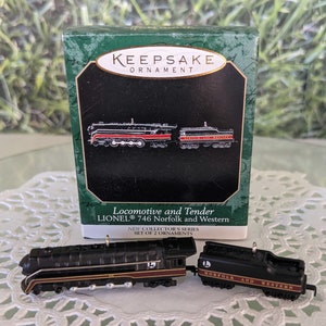 Locomotive and Tender Lionel 746 Norfolk and Western Hallmark Miniature Ornament Christmas 1999