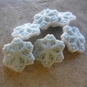 6 Fallen Snowflake Shank Buttons